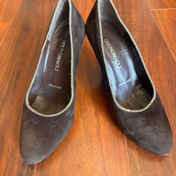 Bruno Magli Women's Brown Pumps - Picture 4 of 8